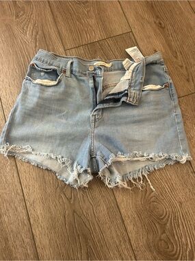 Levi's Women's High Rise Denim Shorts Light Wash Size 32